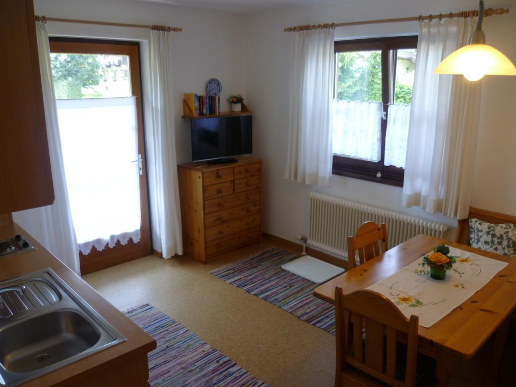 Haus Slechta Apartment Kitzbuhel Ruang foto