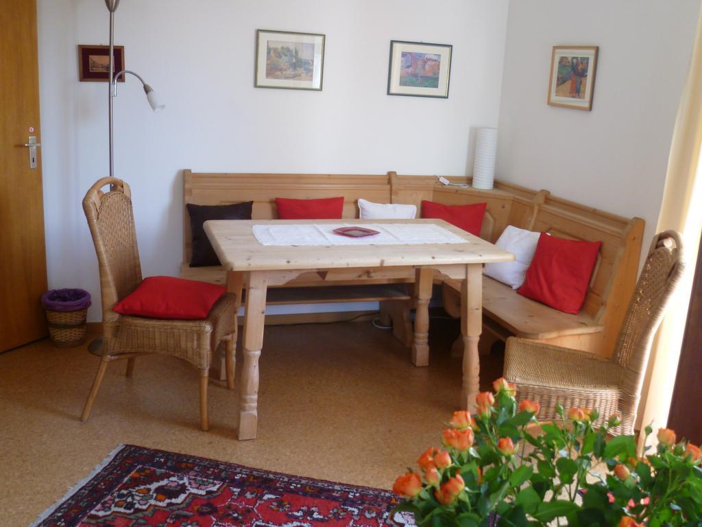 Haus Slechta Apartment Kitzbuhel Ruang foto