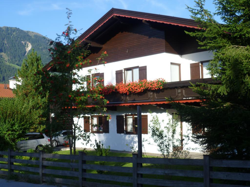 Haus Slechta Apartment Kitzbuhel Bagian luar foto